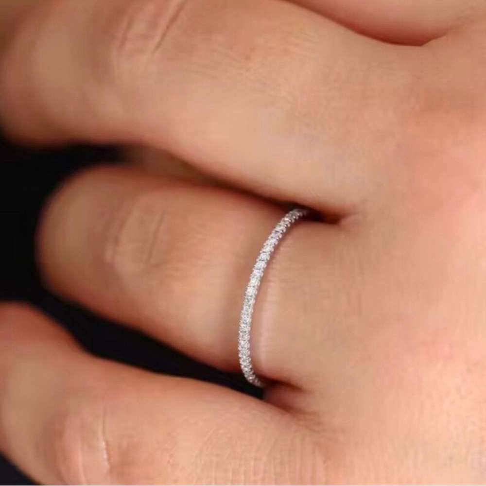 Sterling Silver Ladies Ring With CZ stones Size 8